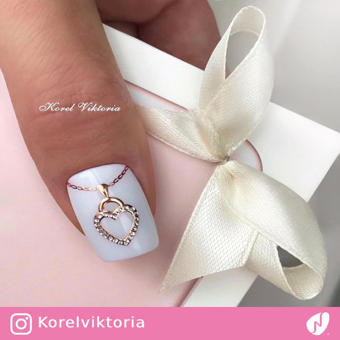 Heart Nacklace Nail Design